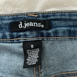 D jeans 
Size 8 
Wide leg jeans